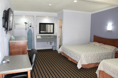 Trails Motel image 32
