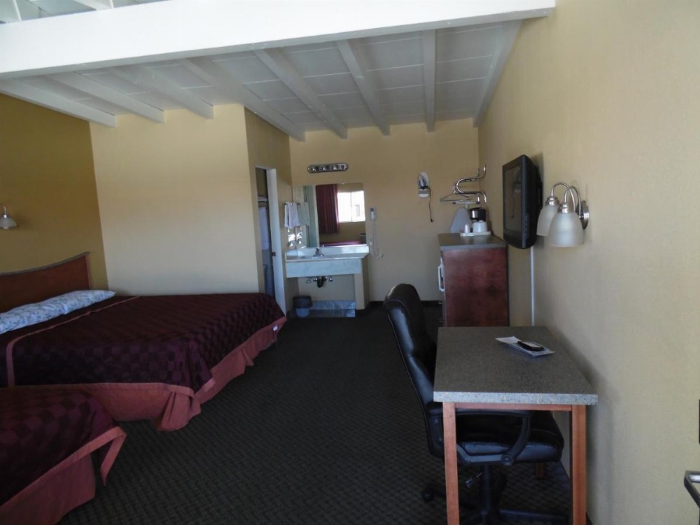 Trails Motel